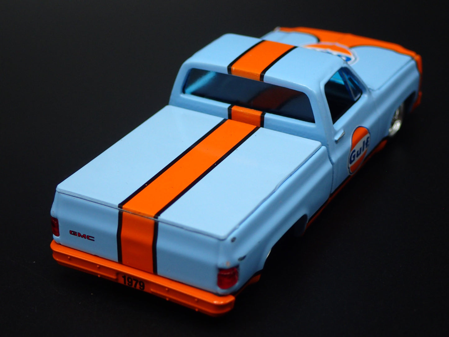 1979 79 GMC SIERRA CLASSIC 15 SHORT BED GULF OIL 1/64 SCALE DIECAST MODEL CAR
