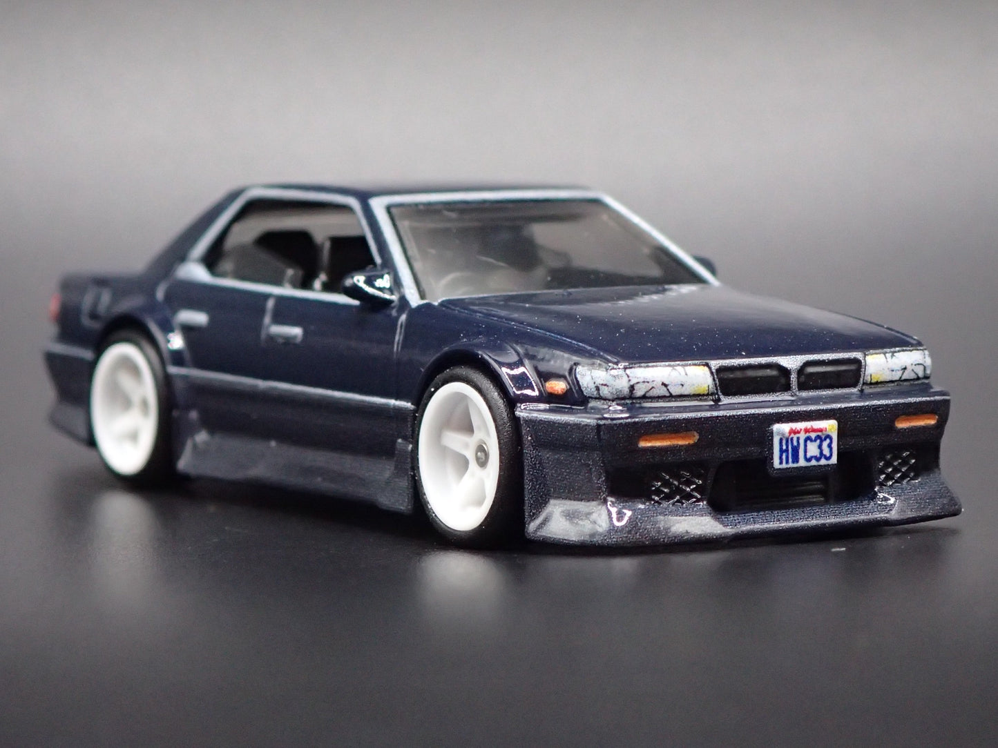1989-1993 NISSAN LAUREL C33 BLACK 1:64 SCALE DIORAMA DIECAST MODEL CAR
