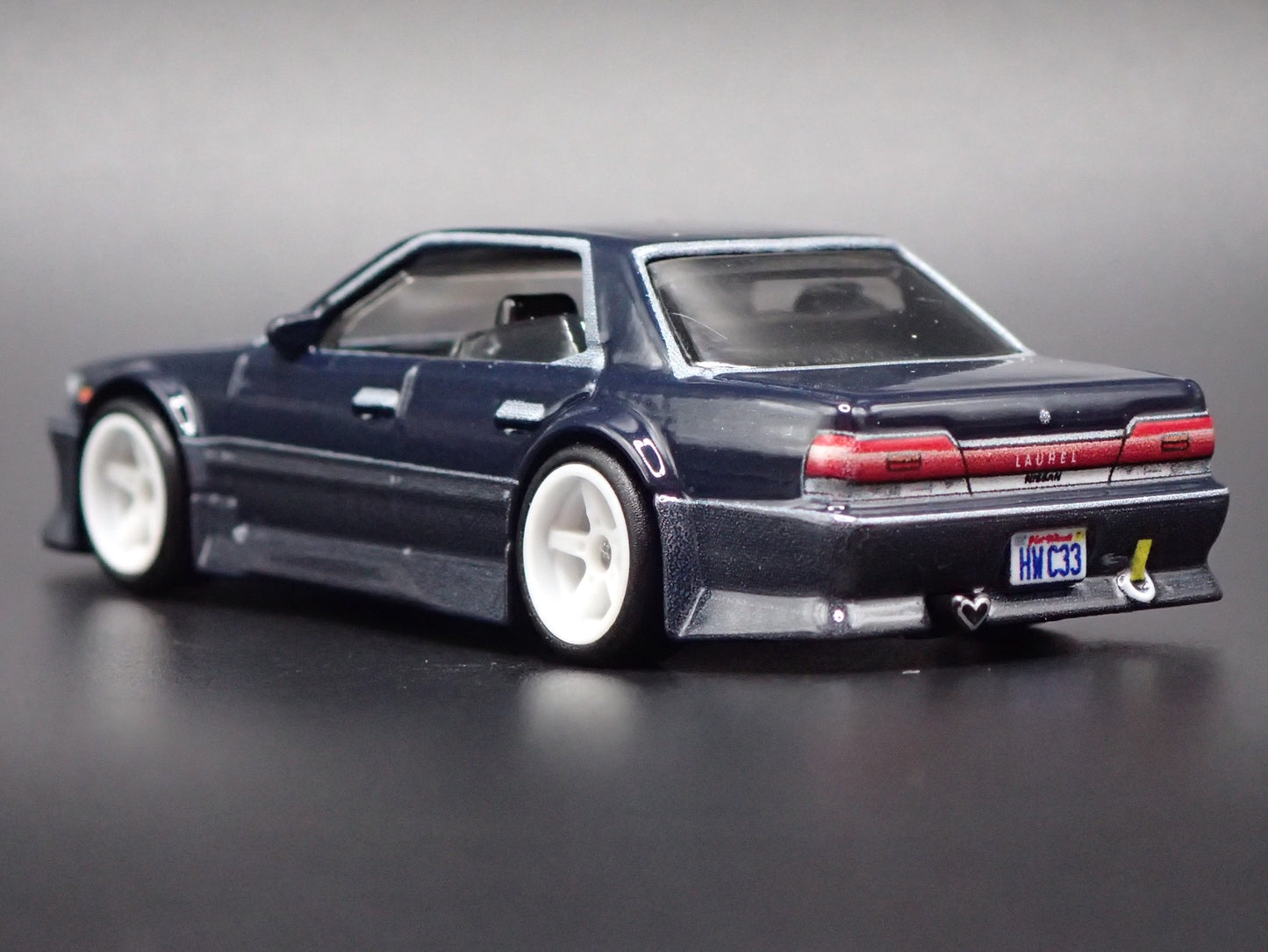1989-1993 NISSAN LAUREL C33 BLACK 1:64 SCALE DIORAMA DIECAST MODEL CAR