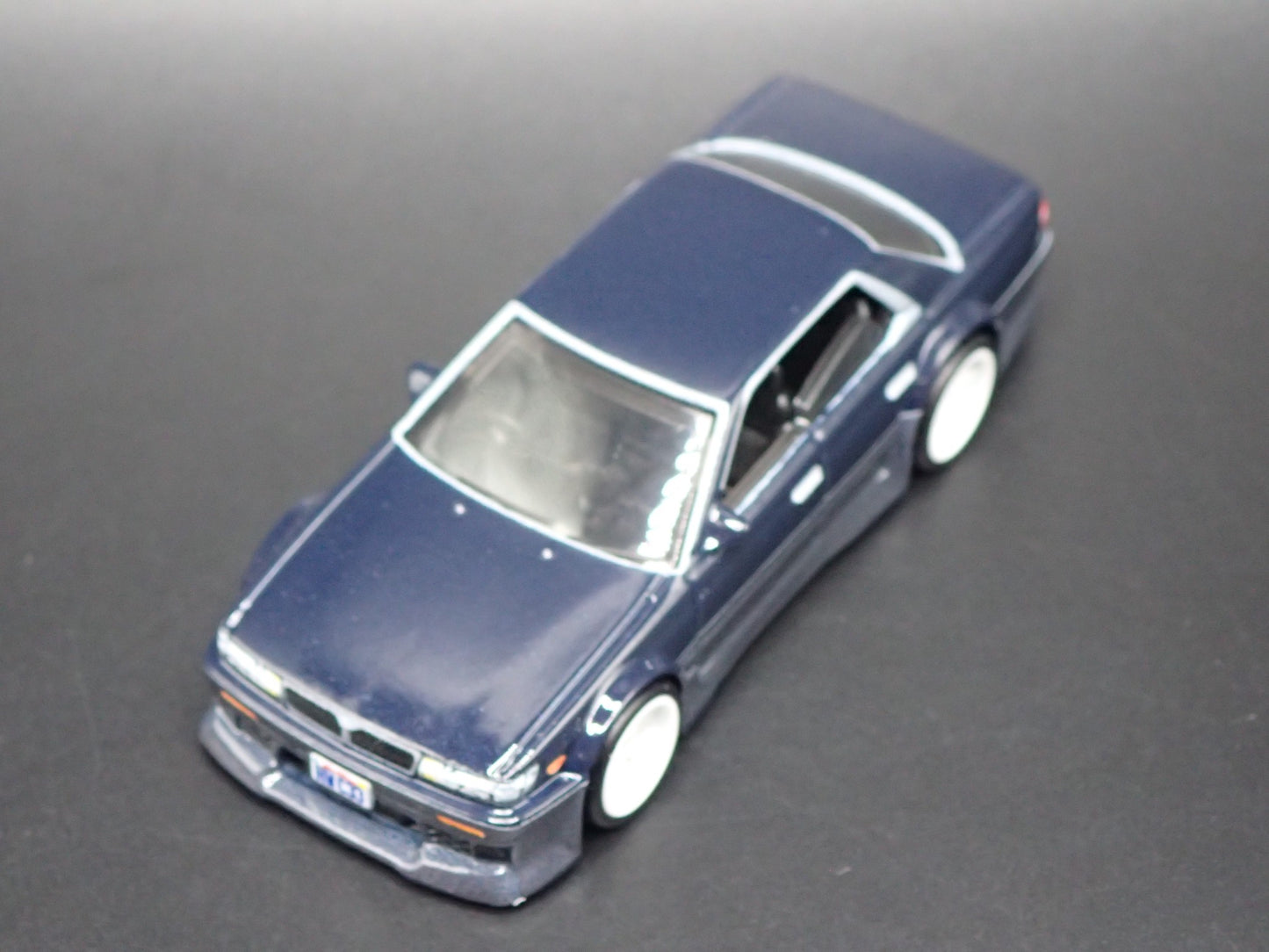 1989-1993 NISSAN LAUREL C33 BLACK 1:64 SCALE DIORAMA DIECAST MODEL CAR