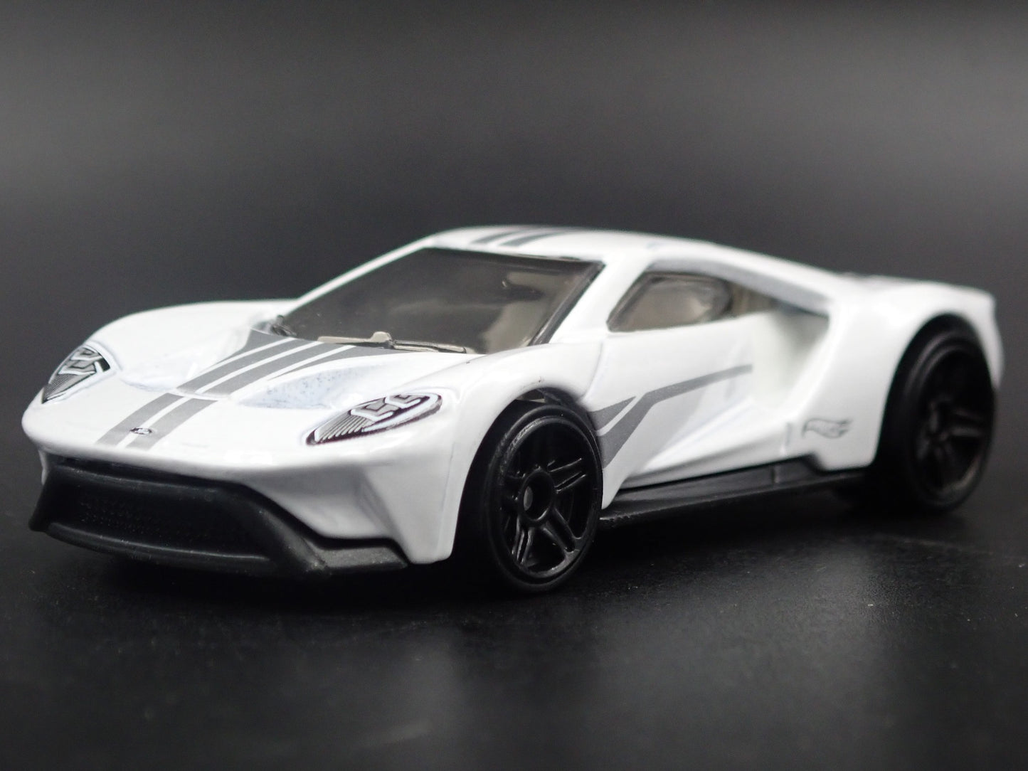 2017-2022 FORD GT SUPERCAR WHITE 1:64 SCALE COLLECTIBLE DIECAST MODEL CAR
