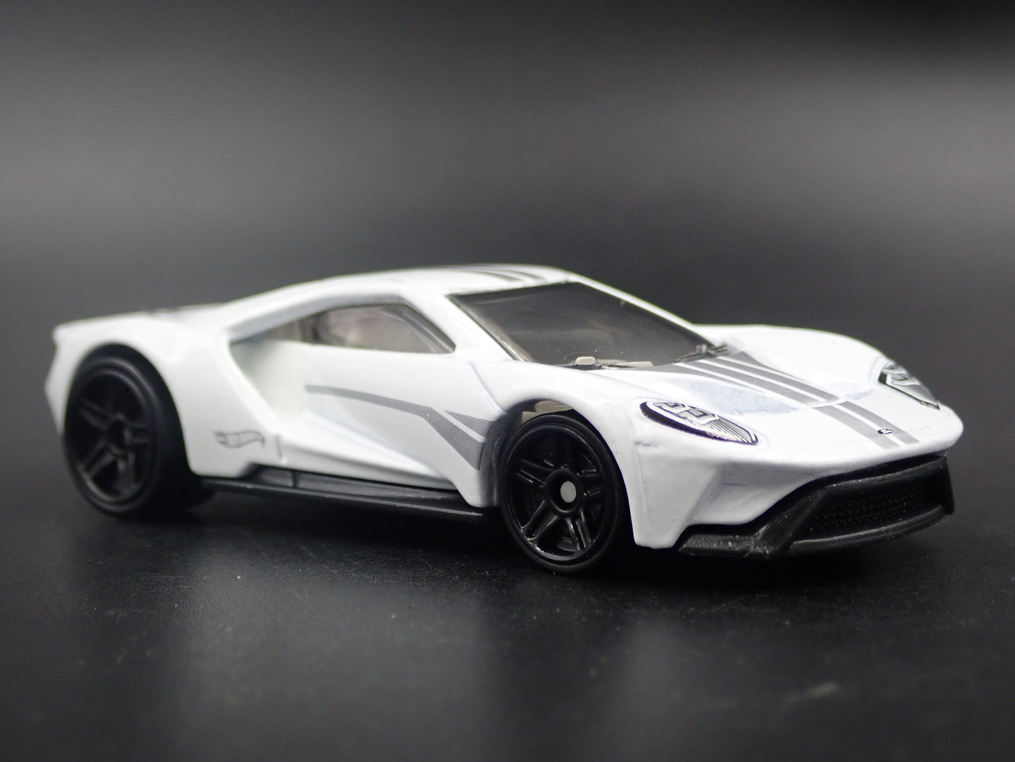 2017-2022 FORD GT SUPERCAR WHITE 1:64 SCALE COLLECTIBLE DIECAST MODEL CAR