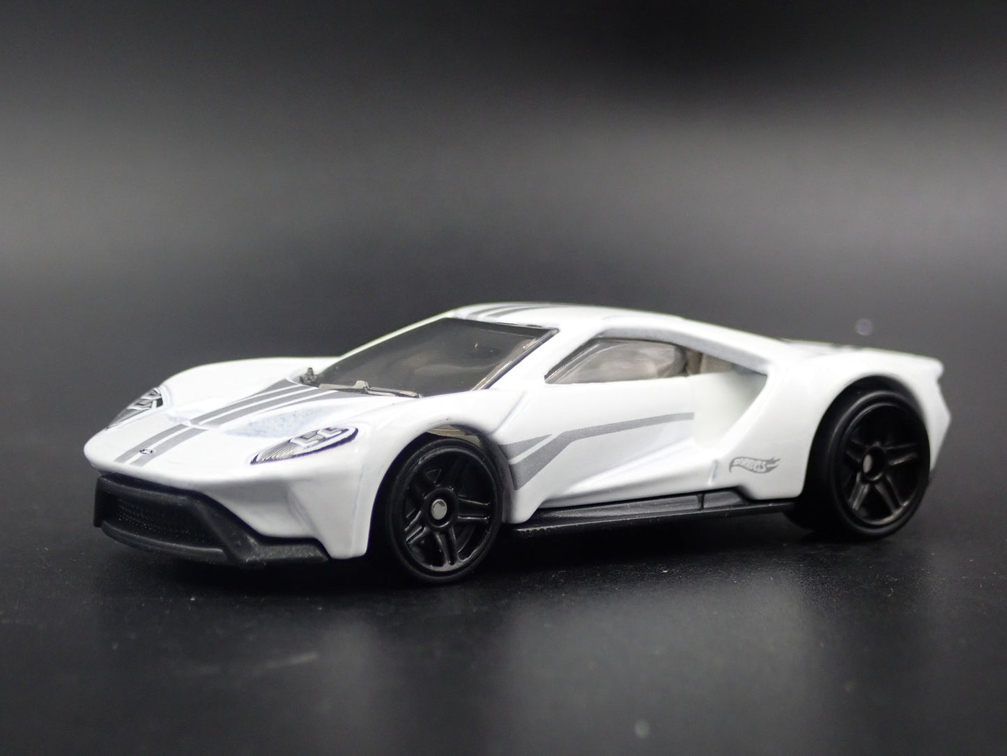 2017-2022 FORD GT SUPERCAR WHITE 1:64 SCALE COLLECTIBLE DIECAST MODEL CAR