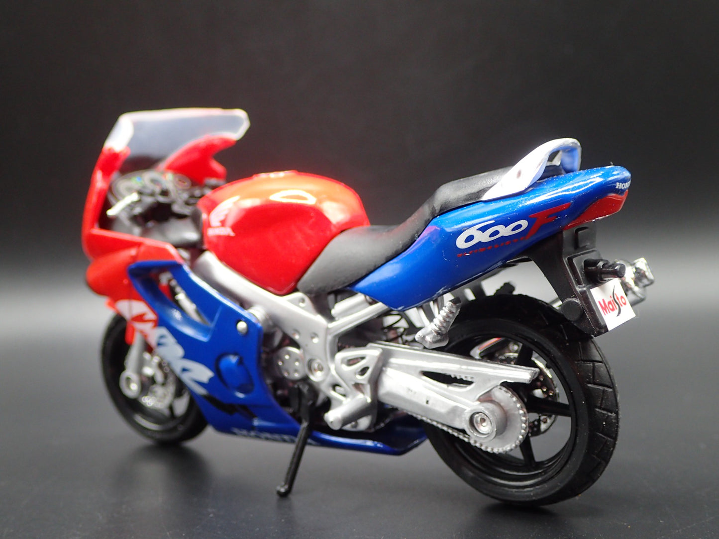 HONDA CBR 600F4 SPORTS BIKE MOTORCYCLE RED 1/18 SCALE DIORAMA DIECAST MODEL BIKE