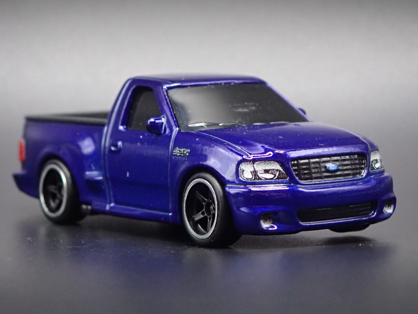 1999-2004 FORD SVT F150 LIGHTNING PICKUP TRUCK BLUE 1:64 SCALE DIECAST MODEL CAR