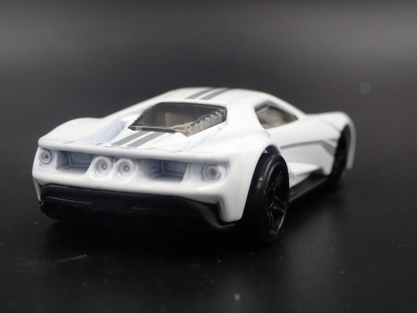 2017-2022 FORD GT SUPERCAR WHITE 1:64 SCALE COLLECTIBLE DIECAST MODEL CAR