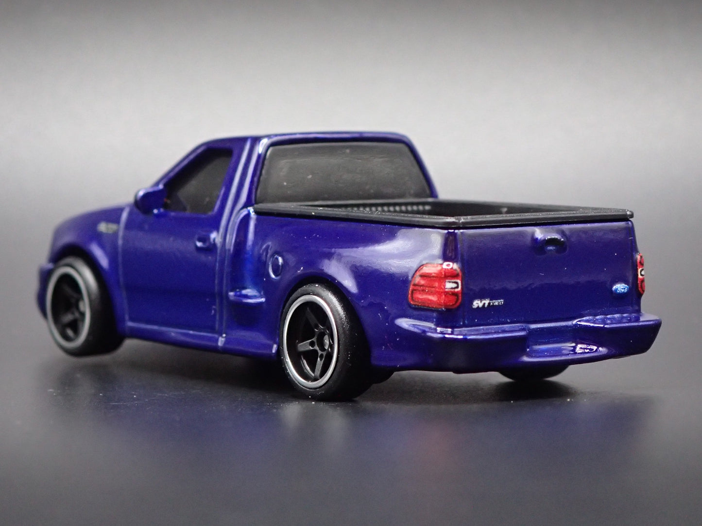 1999-2004 FORD SVT F150 LIGHTNING PICKUP TRUCK BLUE 1:64 SCALE DIECAST MODEL CAR