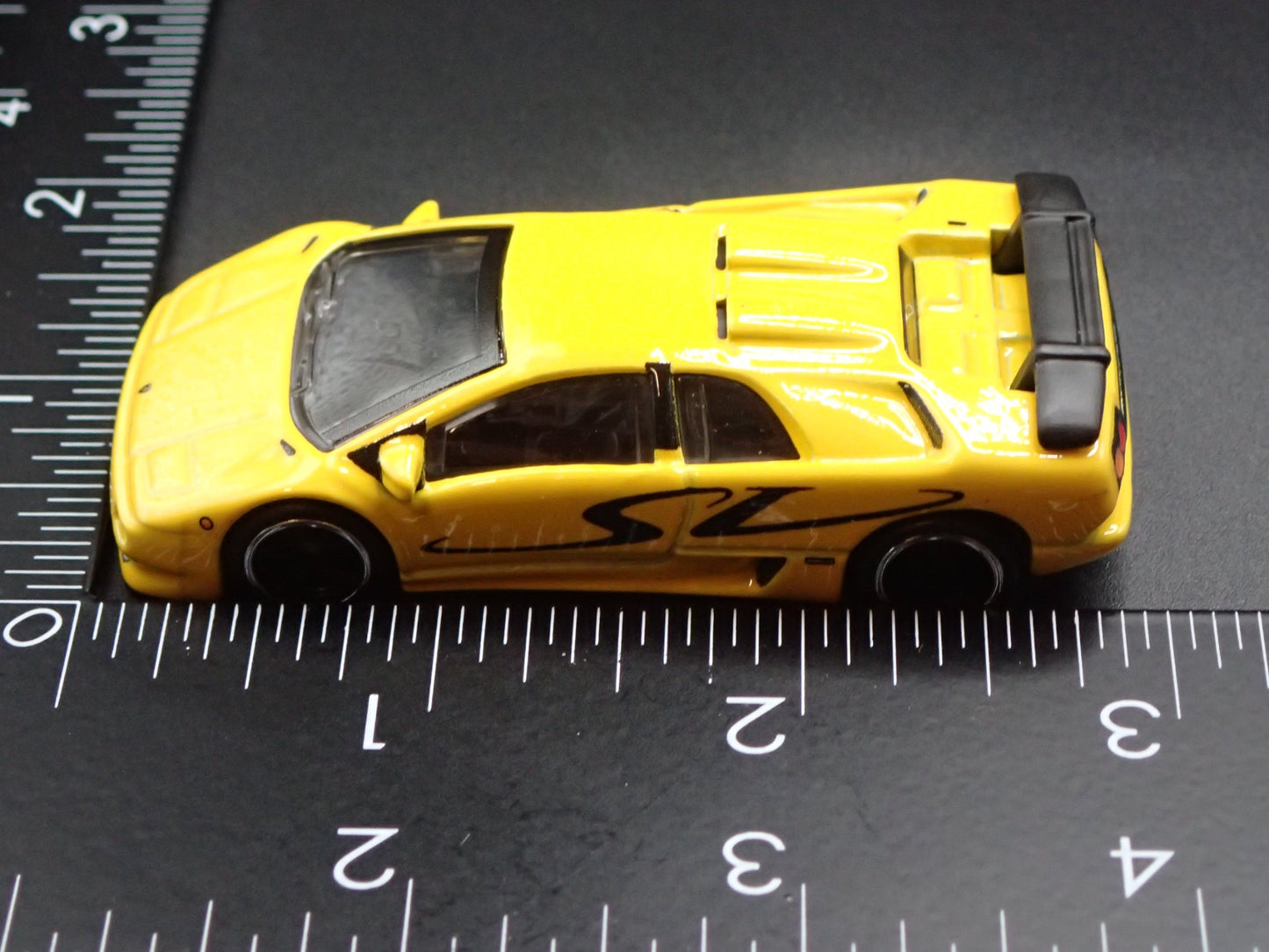 1995 95 LAMBORGHINI DIABLO SV SUPER CAR 1/64 SCALE DIORAMA DIECAST MODEL CAR