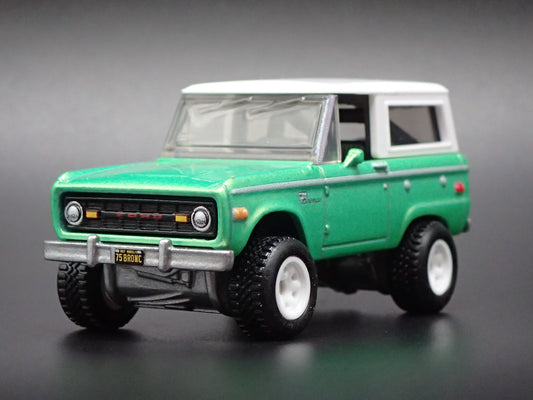 1975 75 FORD BRONCO GREEN 1/64 SCALE COLLECTIBLE DIORAMA DIECAST MODEL CAR