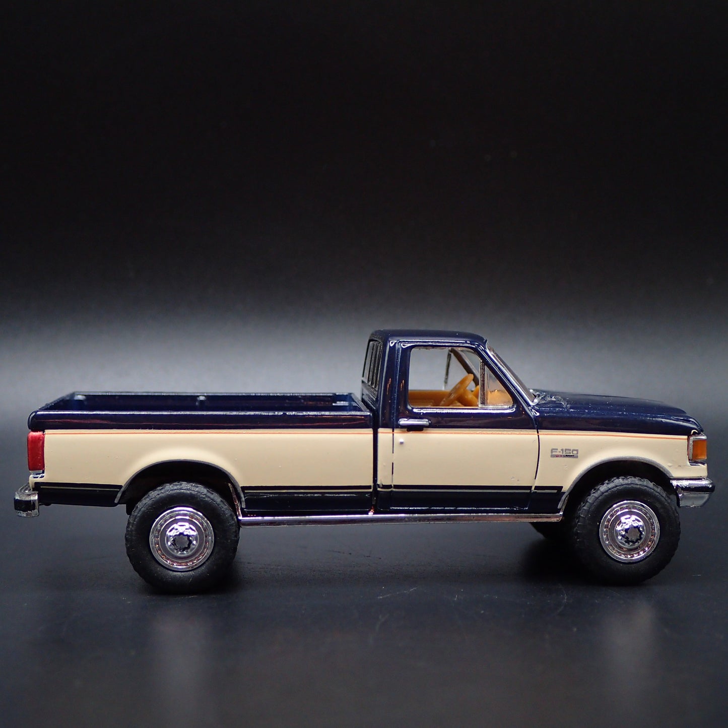 1991 91 FORD F150 XLT LARIAT PICKUP TRUCK 1:64 SCALE DIORAMA DIECAST MODEL CAR
