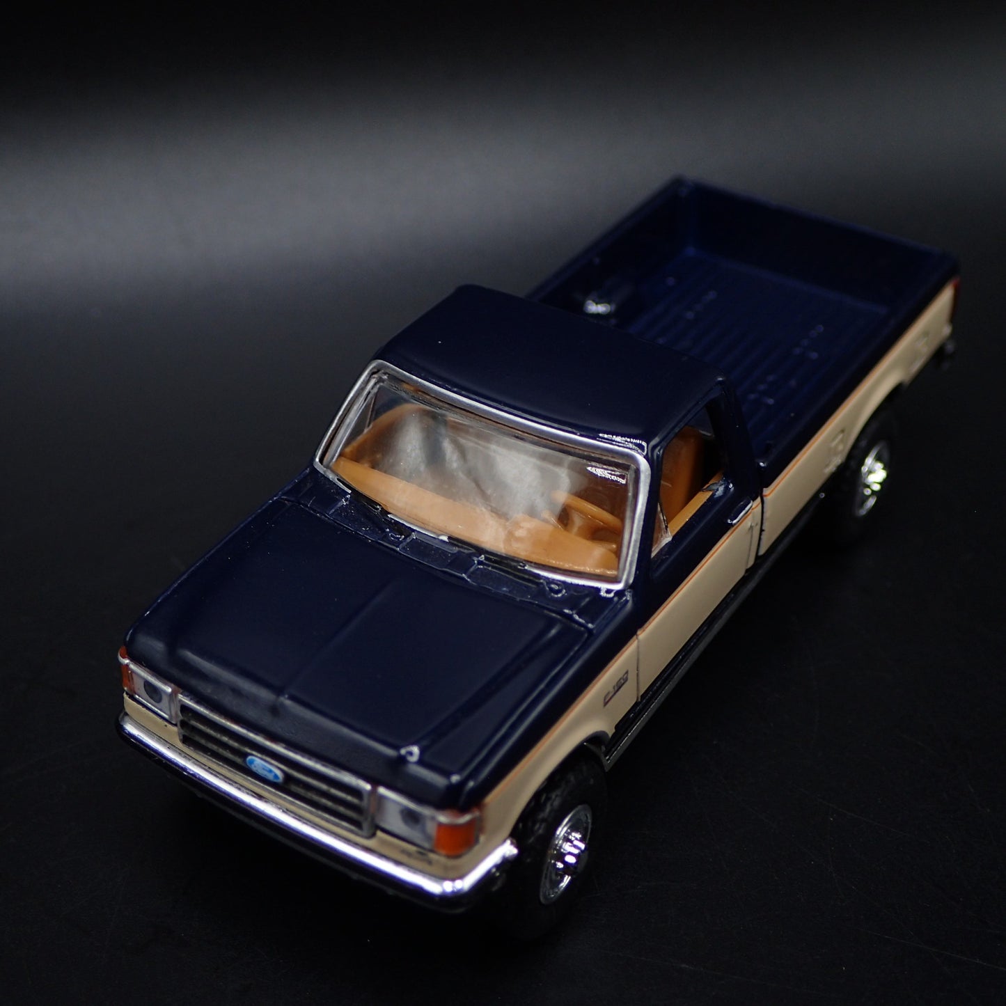 1991 91 FORD F150 XLT LARIAT PICKUP TRUCK 1:64 SCALE DIORAMA DIECAST MODEL CAR