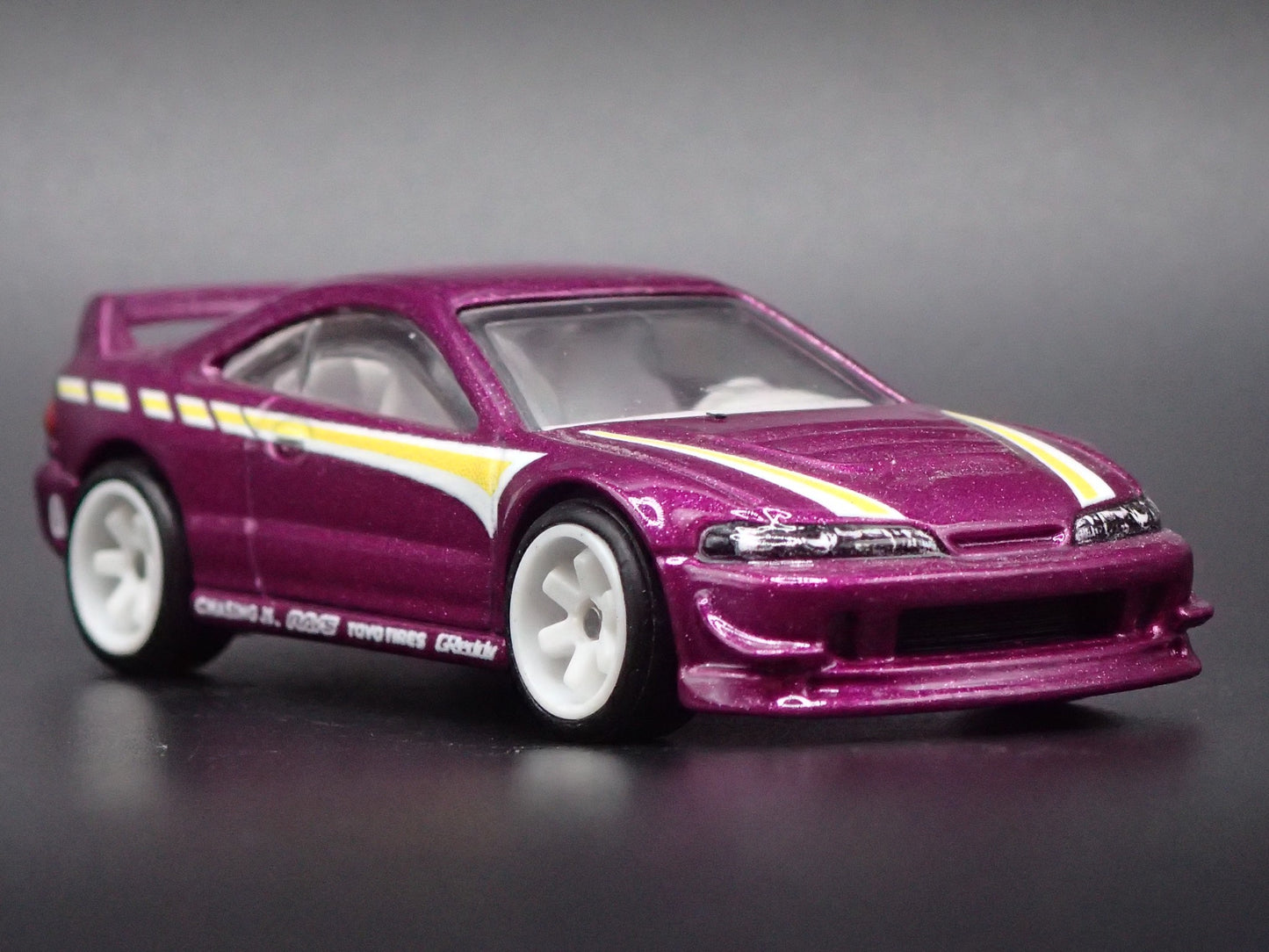 1994-2001 ACURA HONDA INTEGRA PURPLE 1:64 SCALE COLLECTIBLE DIECAST MODEL CAR