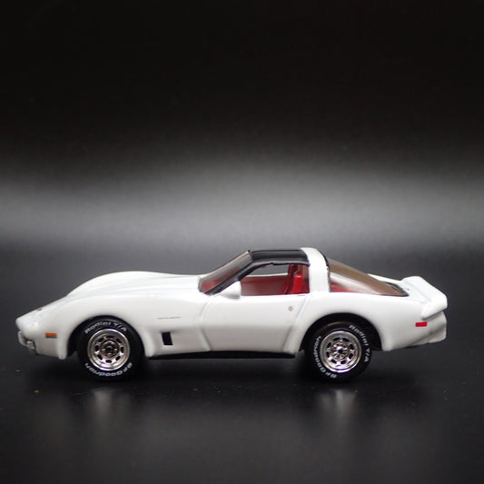 1982 82 CHEVY CHEVROLET CORVETTE STINGRAY 1:64 SCALE DIORAMA  DIECAST MODEL CAR