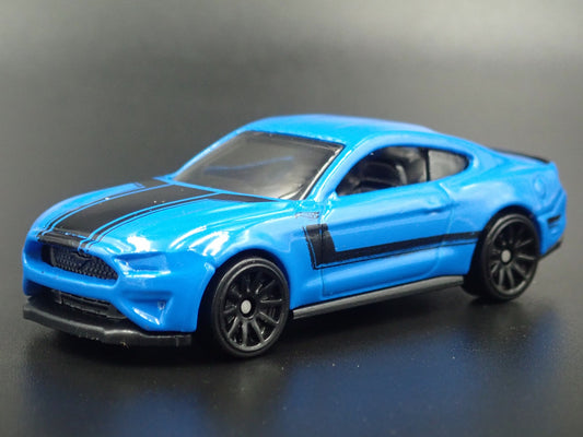 2015-2023 FORD MUSTANG GT BLUE 1:64 SCALE DIORAMA COLLECTIBLE DIECAST MODEL CAR