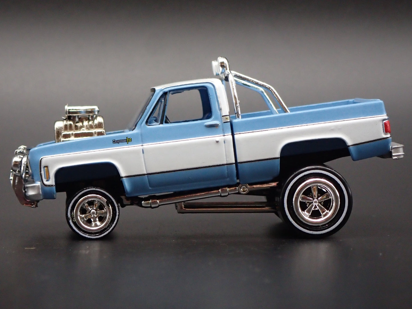 1973 CHEVY CHEVROLET PICKUP TRUCK ZINGER SQUAREBODY 1:64 SCALE DIECAST MODEL CAR