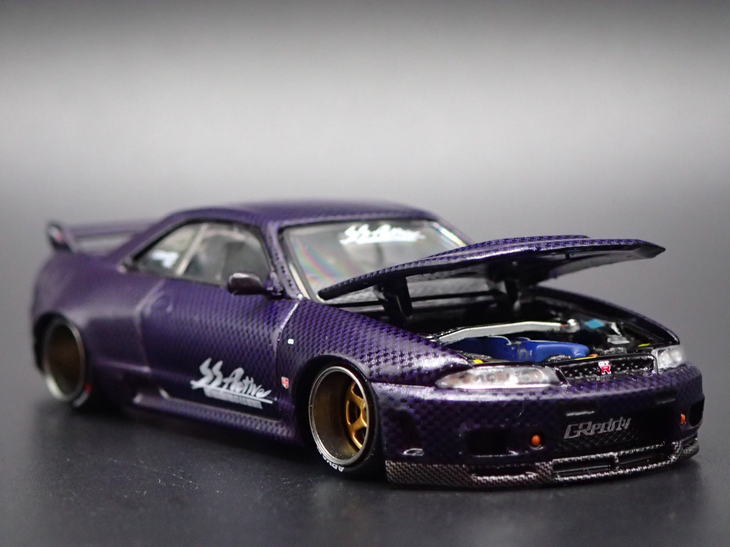 1993-1998 NISSAN SKYLINE GTR R33 CARBON KAIDO HOUSE 1:64 SCALE DIECAST MODEL CAR