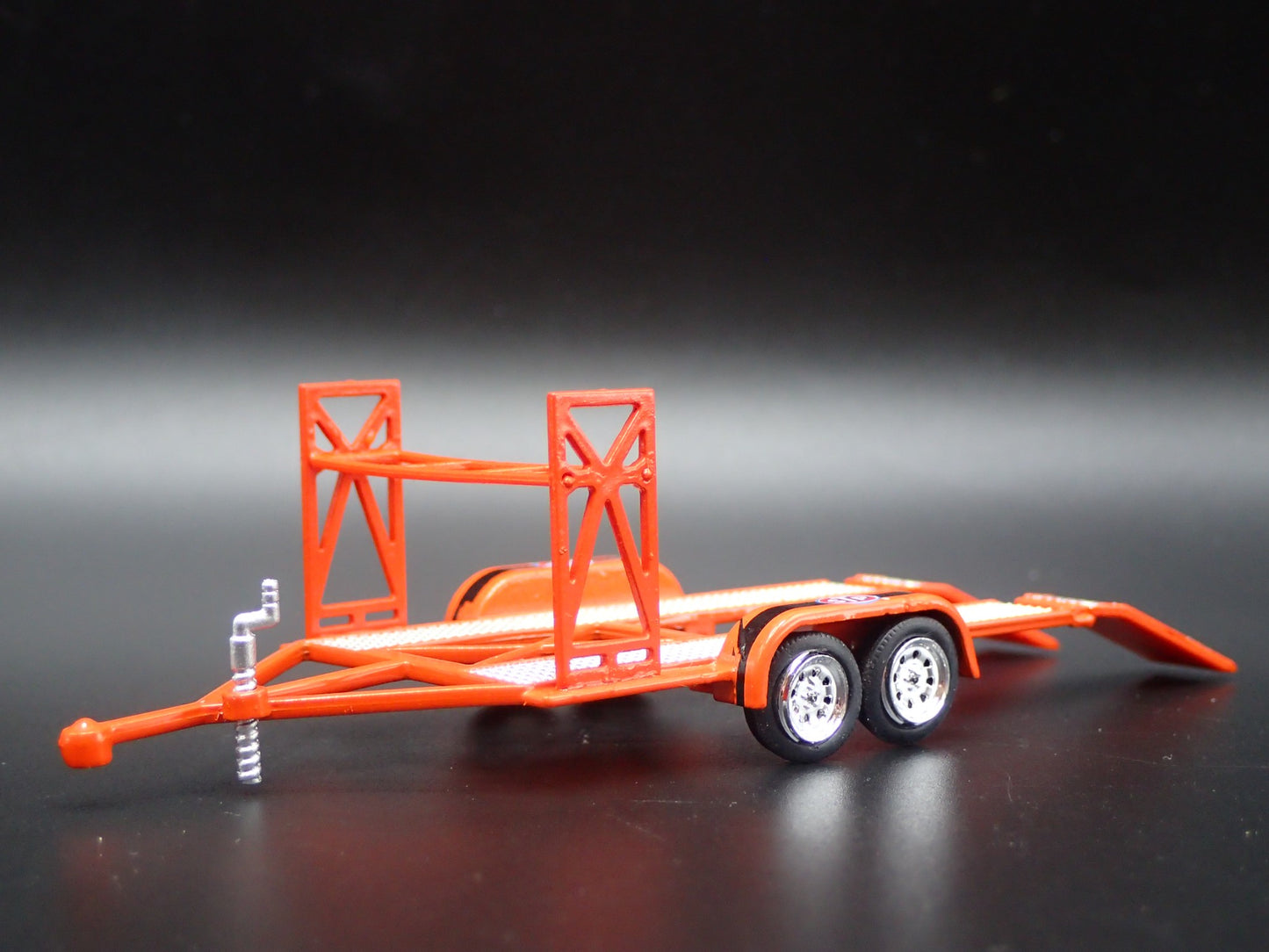 STP TANDEM FLATBED CAR TRAILER w/ LOADING RAMPS 1:64 SCALE DIORAMA DIECAST MODEL