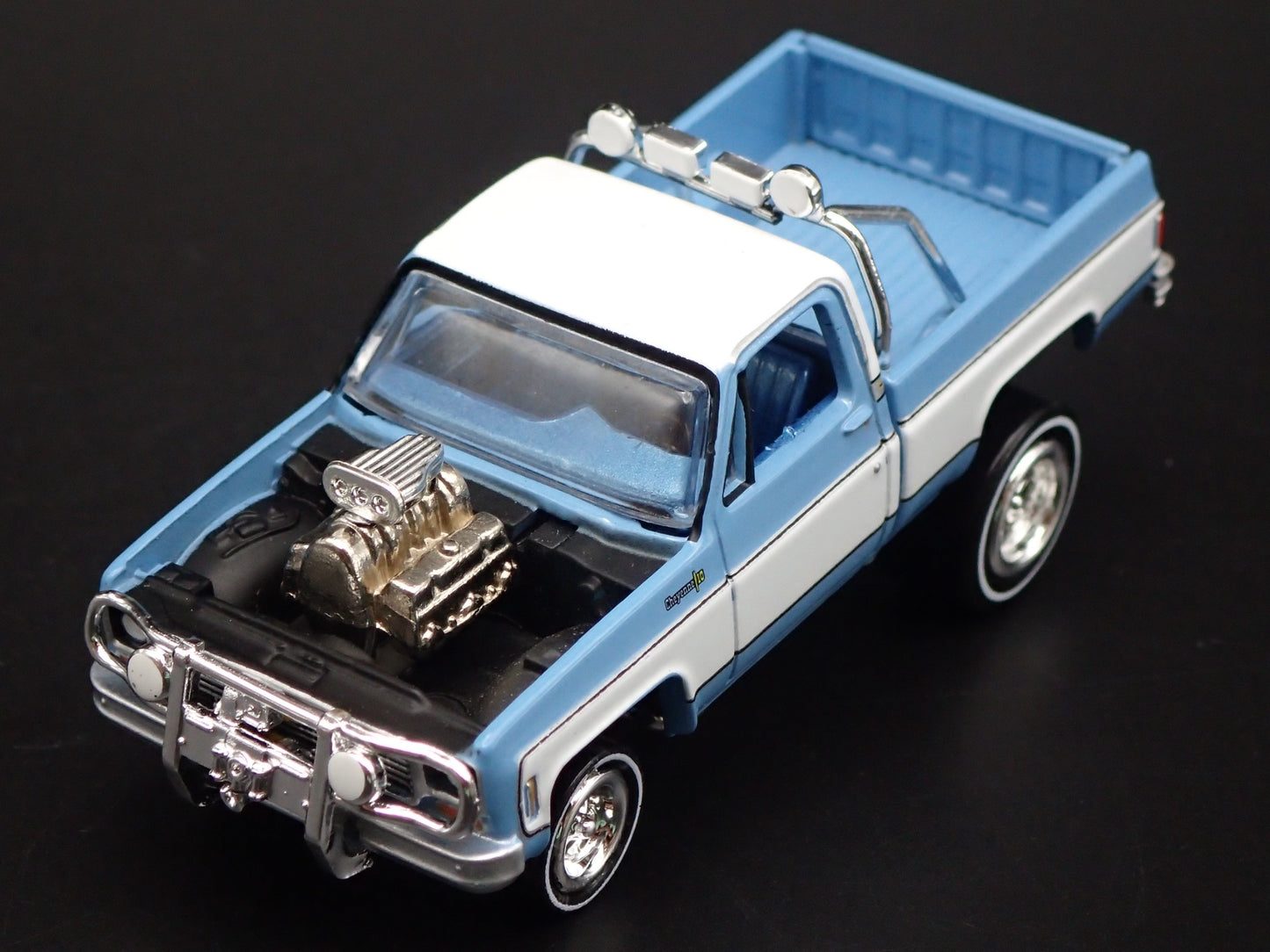 1973 CHEVY CHEVROLET PICKUP TRUCK ZINGER SQUAREBODY 1:64 SCALE DIECAST MODEL CAR