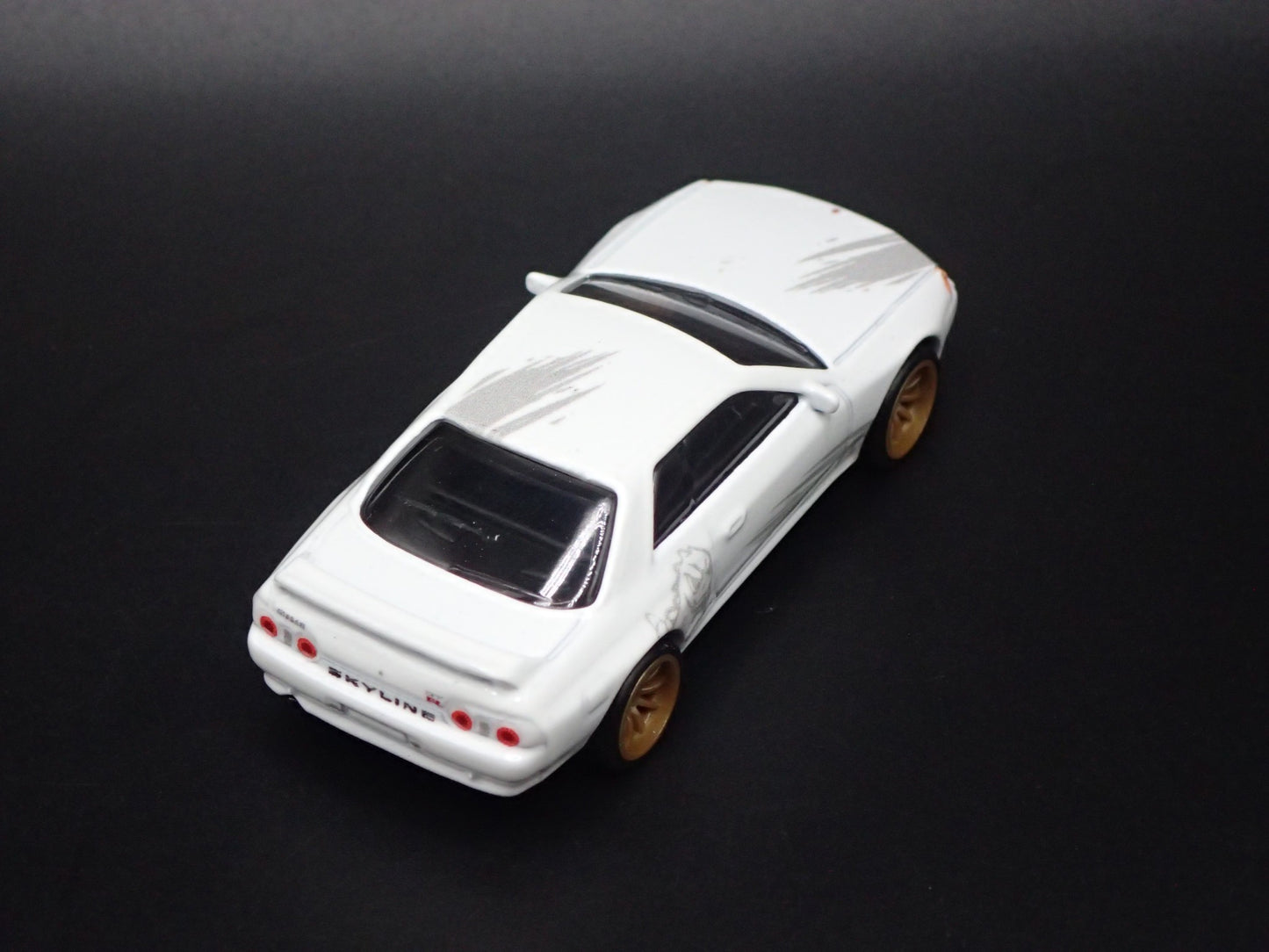 1989-1994 NISSAN SKYLINE GTR BNR32 WHITE 1:64 SCALE DIORAMA DIECAST MODEL CAR