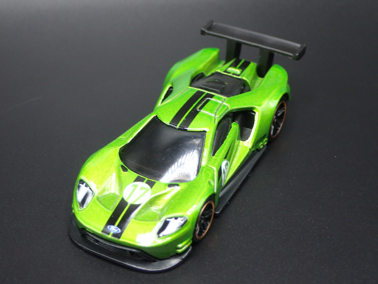 2017-2022 FORD GT RACE SUPERCAR GREEN 1:64 SCALE DIORAMA DIECAST MODEL CAR