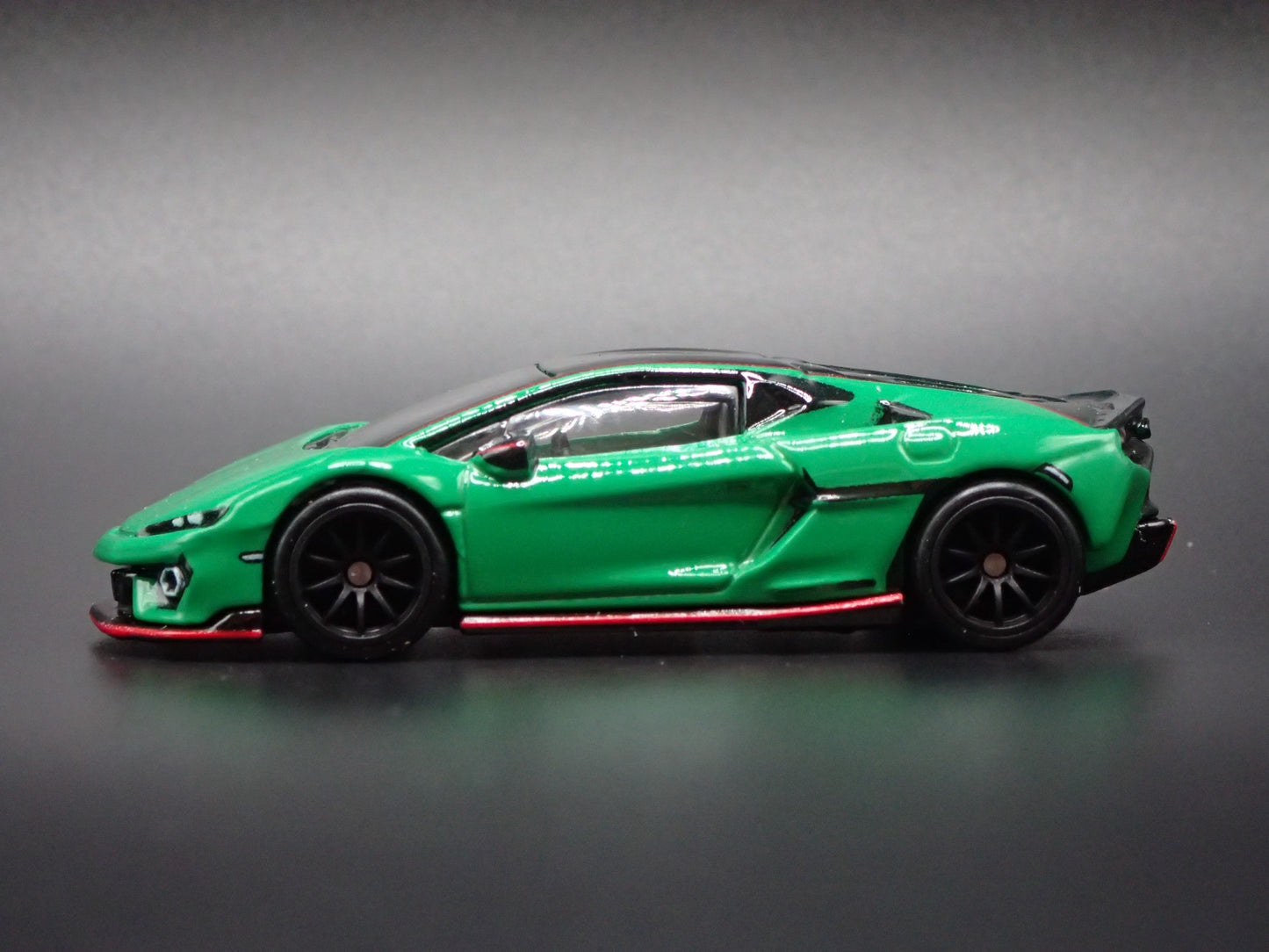 2025-2026 LAMBORGHINI TEMERARIO SUPER CAR 1/64 SCALE DIORAMA DIECAST MODEL CAR
