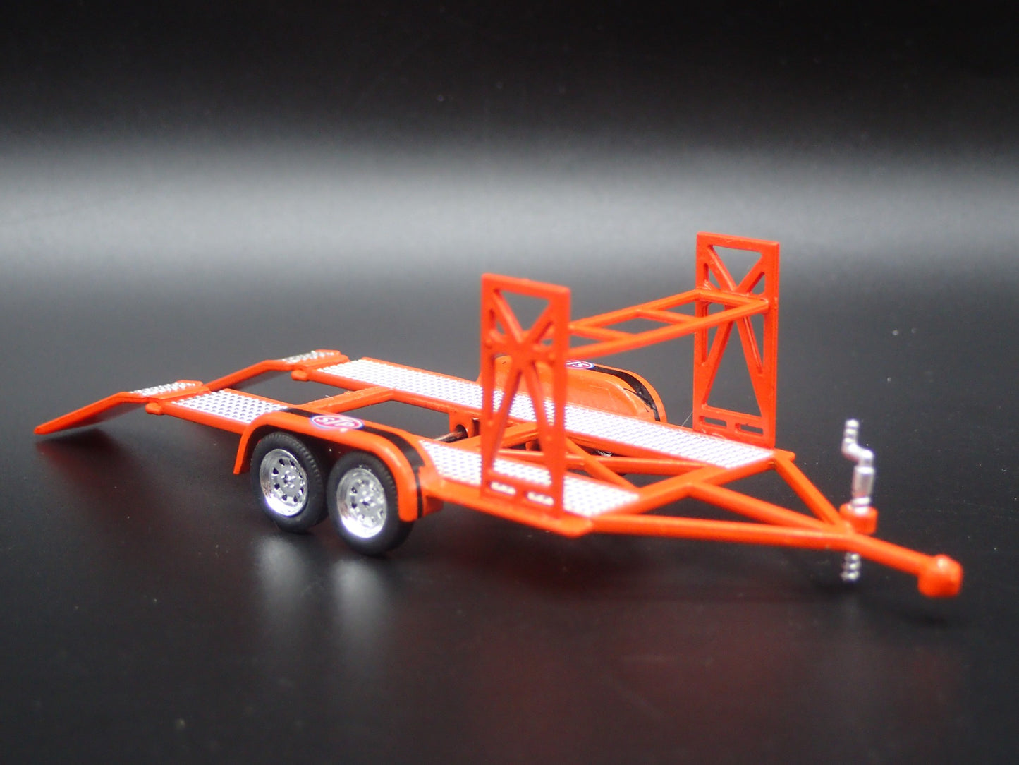 STP TANDEM FLATBED CAR TRAILER w/ LOADING RAMPS 1:64 SCALE DIORAMA DIECAST MODEL