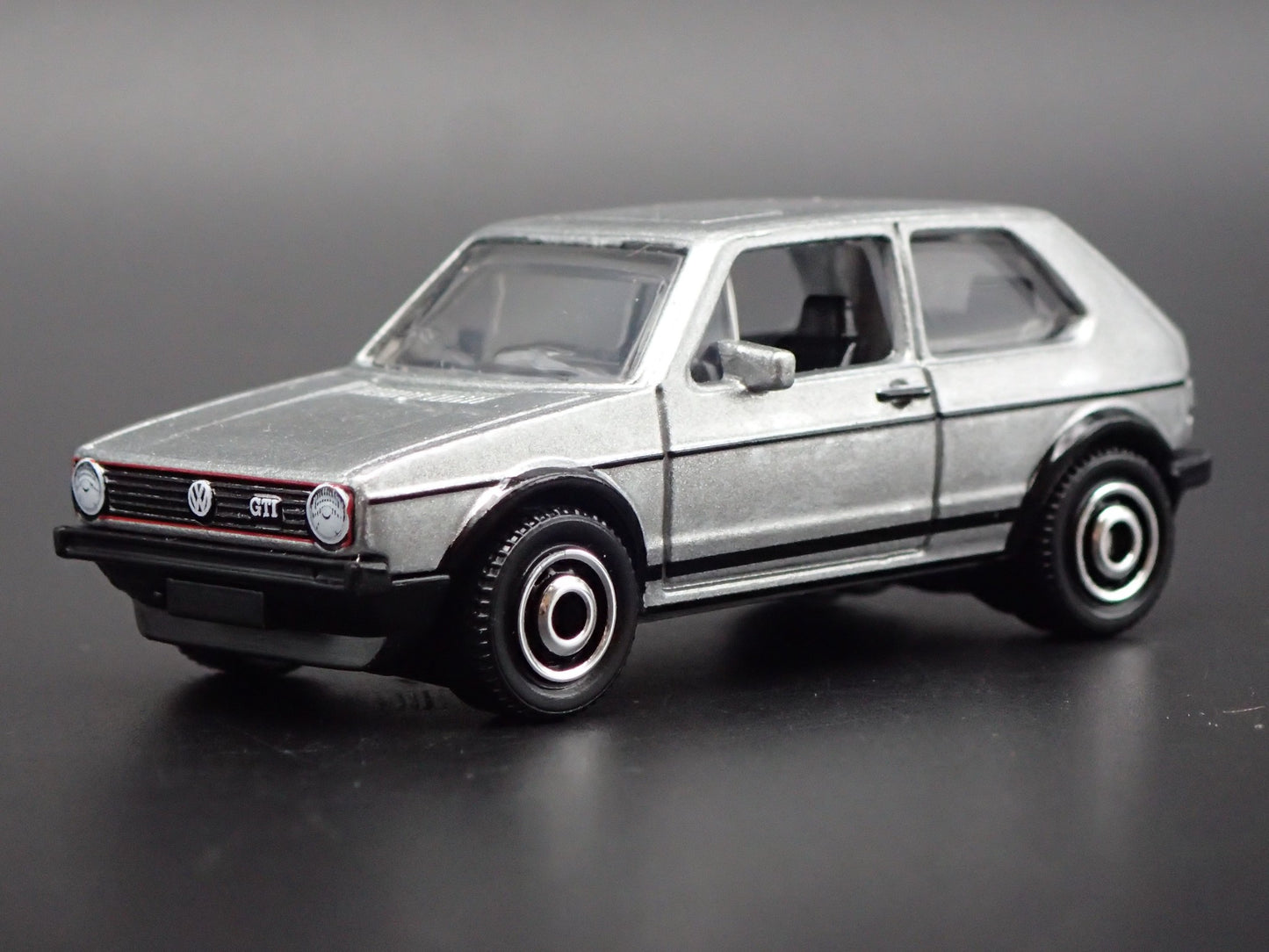 1974-1983 VW VOLKSWAGEN GOLF MK1 SILVER 1:64 SCALE DIORAMA DIECAST MODEL CAR