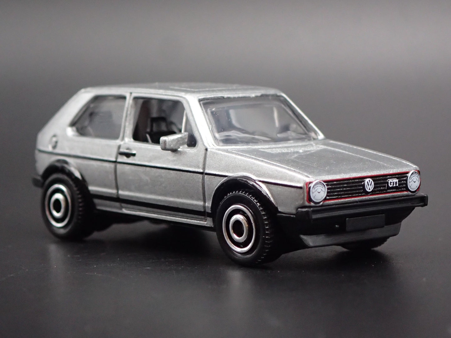 1974-1983 VW VOLKSWAGEN GOLF MK1 SILVER 1:64 SCALE DIORAMA DIECAST MODEL CAR