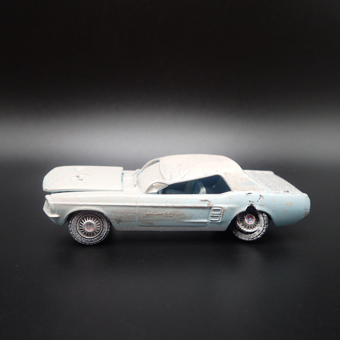 1967 67 FORD MUSTANG COUPE JUNKYARD  1:64 SCALE DIORAMA DIECAST MODEL CAR