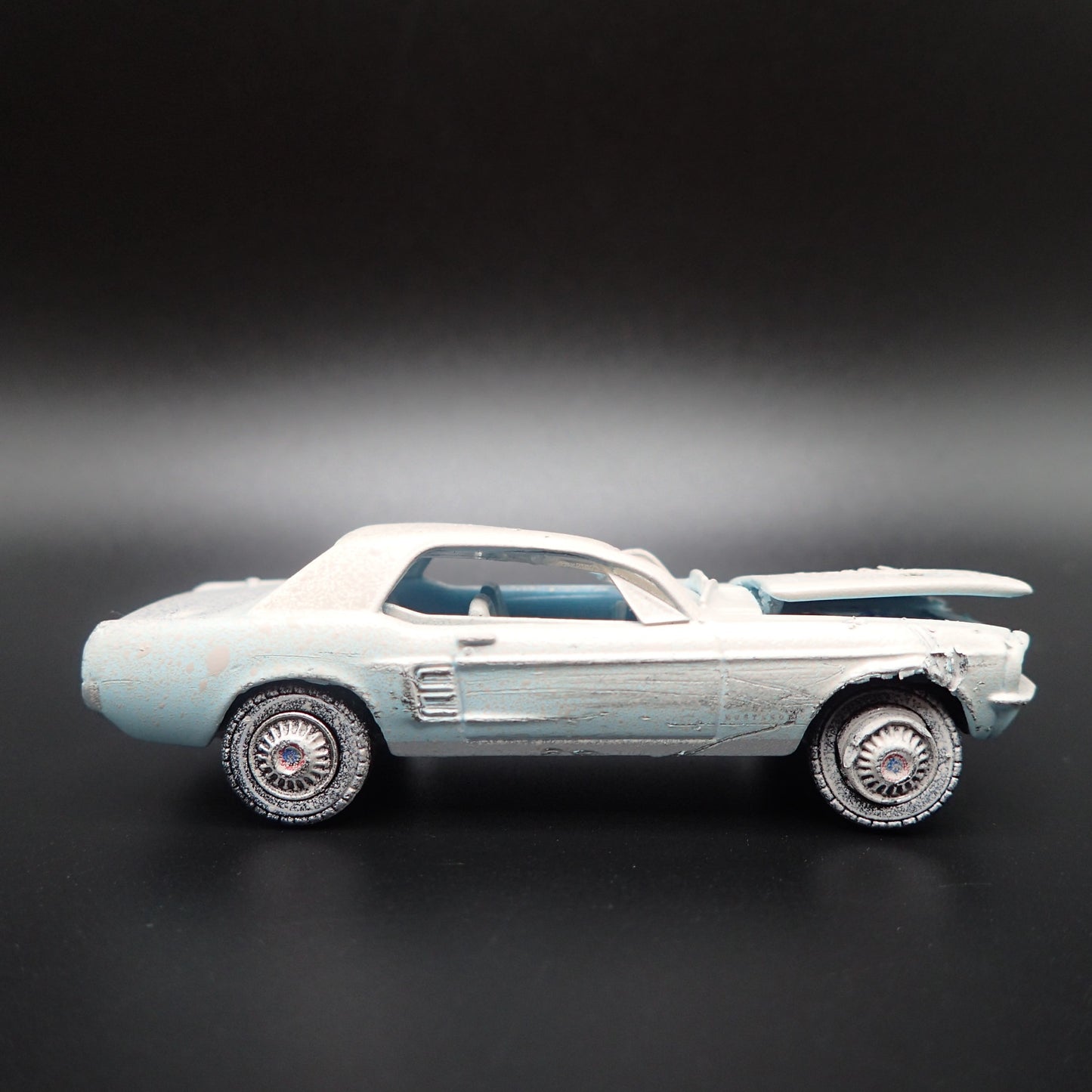 1967 67 FORD MUSTANG COUPE JUNKYARD  1:64 SCALE DIORAMA DIECAST MODEL CAR