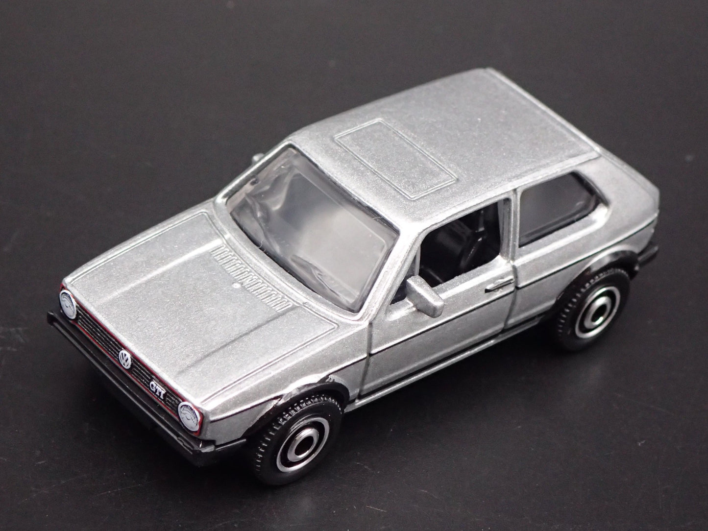 1974-1983 VW VOLKSWAGEN GOLF MK1 SILVER 1:64 SCALE DIORAMA DIECAST MODEL CAR