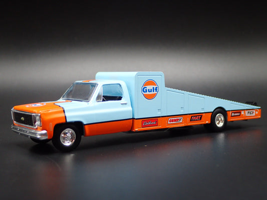 1973 CHEVY CHEVROLET C30 WEDGE RAMP TRUCK GULF OIL 1:64 SCALE DIECAST MODEL CAR