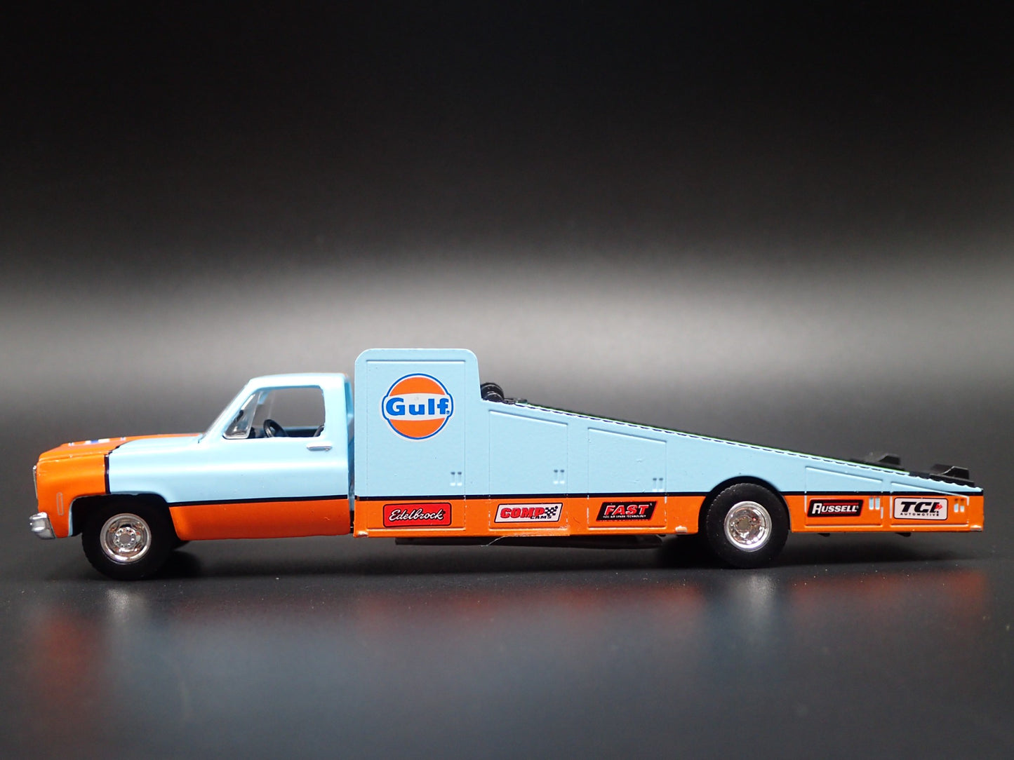 1973 CHEVY CHEVROLET C30 WEDGE RAMP TRUCK GULF OIL 1:64 SCALE DIECAST MODEL CAR