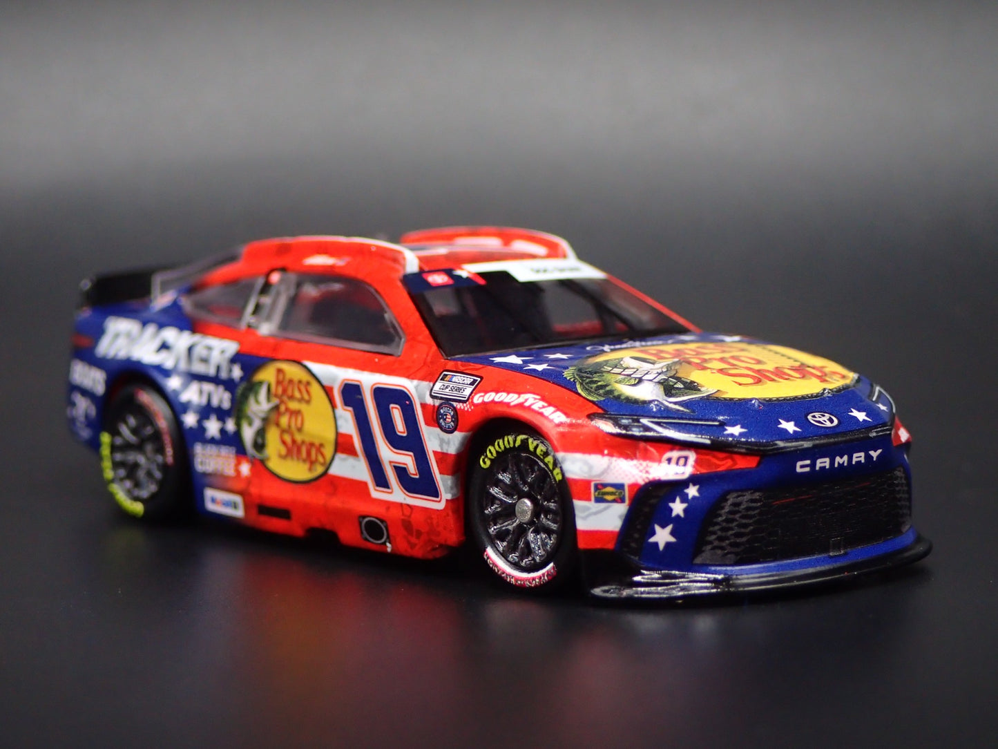 2025 TOYOTA CAMRY 19 CHASE BRISCOE BASS PRO NASCAR 1:64 SCALE DIECAST MODEL CAR