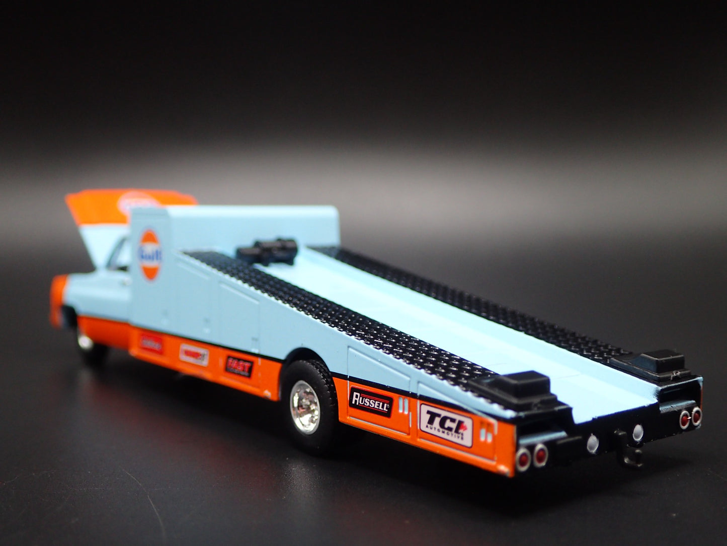 1973 CHEVY CHEVROLET C30 WEDGE RAMP TRUCK GULF OIL 1:64 SCALE DIECAST MODEL CAR