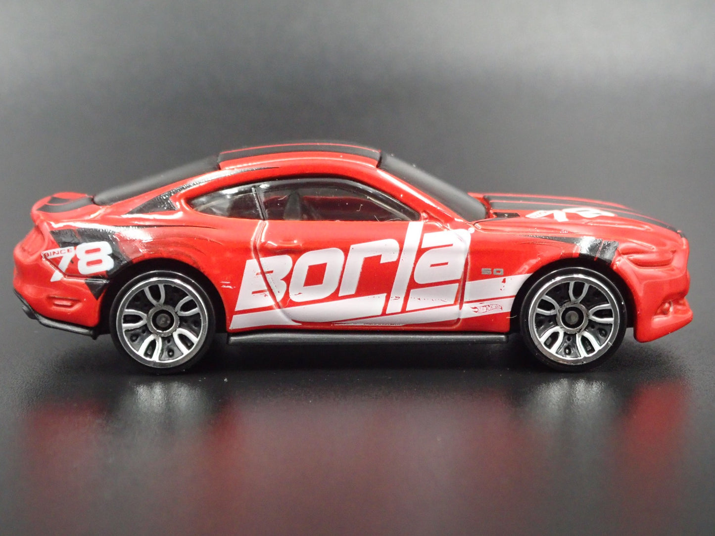 2015-2023 FORD MUSTANG GT BORLA 1:64 SCALE COLLECTIBLE DIORAMA DIECAST MODEL CAR