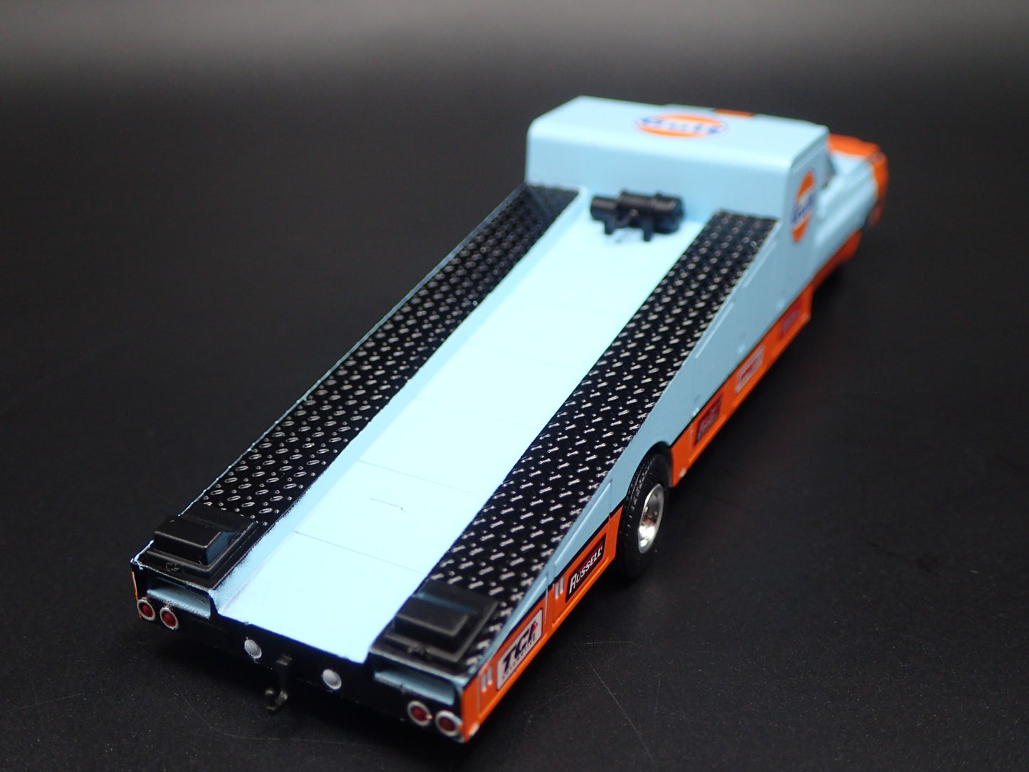 1973 CHEVY CHEVROLET C30 WEDGE RAMP TRUCK GULF OIL 1:64 SCALE DIECAST MODEL CAR