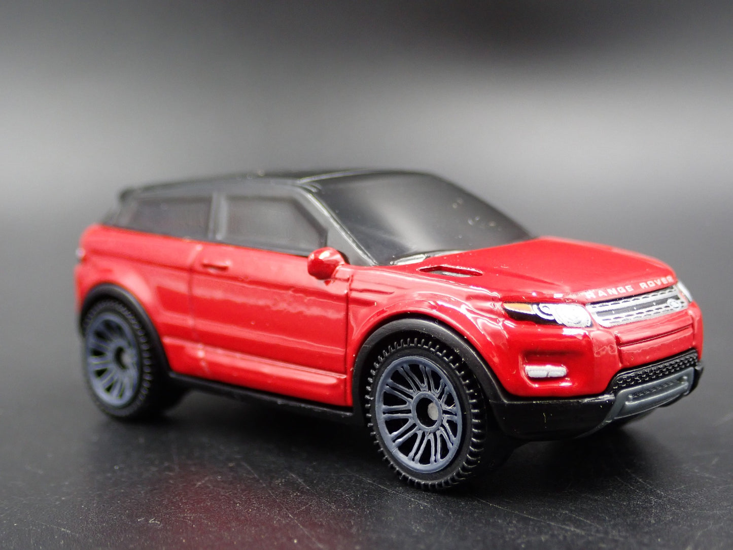 2012-2018 RANGE ROVER EVOQUE 1:64 SCALE COLLECTIBLE DIORAMA DIECAST MODEL CAR
