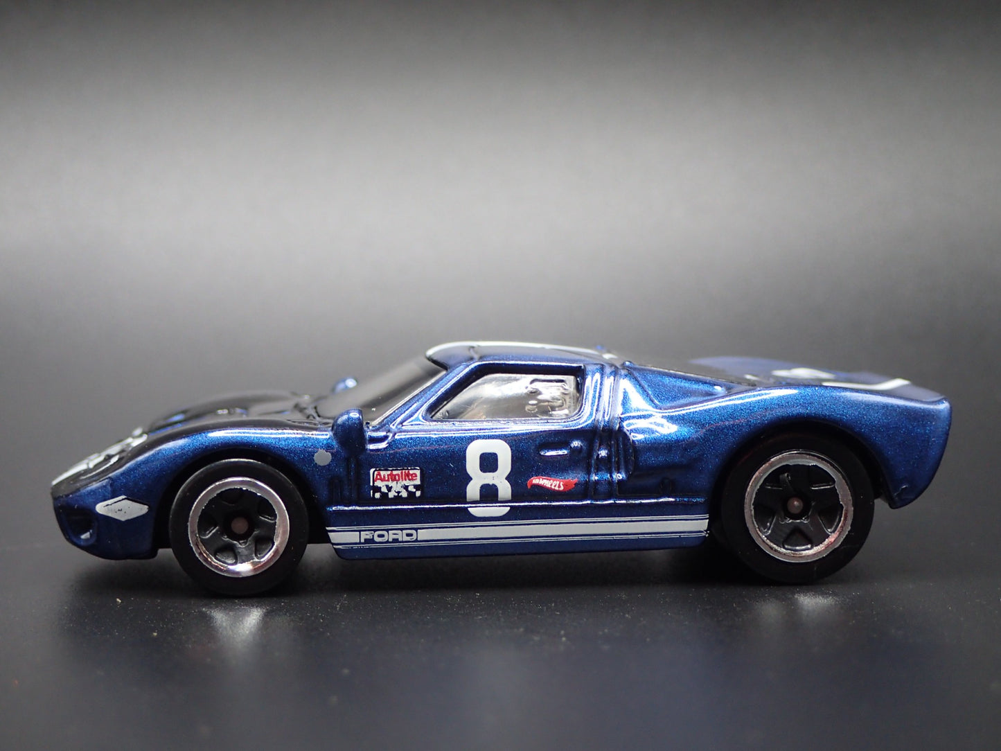 1965 65 FORD GT40 BLUE 1:64 SCALE LIMITED COLLECTIBLE DIORAMA DIECAST MODEL CAR