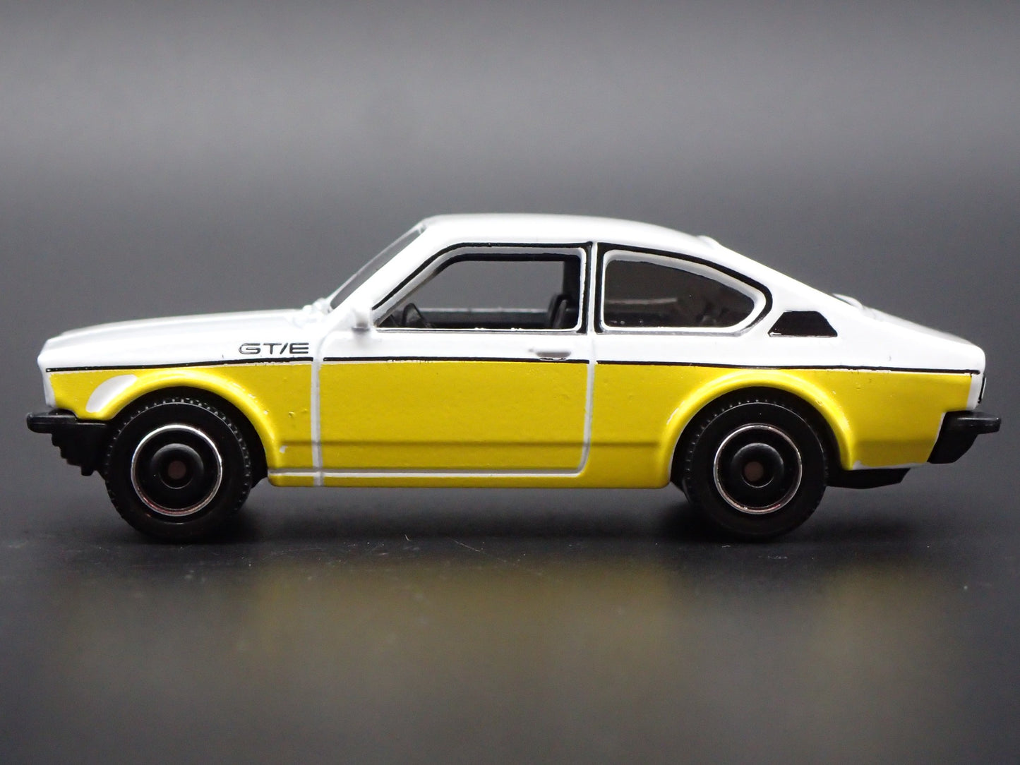1973-1979 OPEL KADETT COUPE GTE 1:64 SCALE COLLECTIBLE DIORAMA DIECAST MODEL CAR
