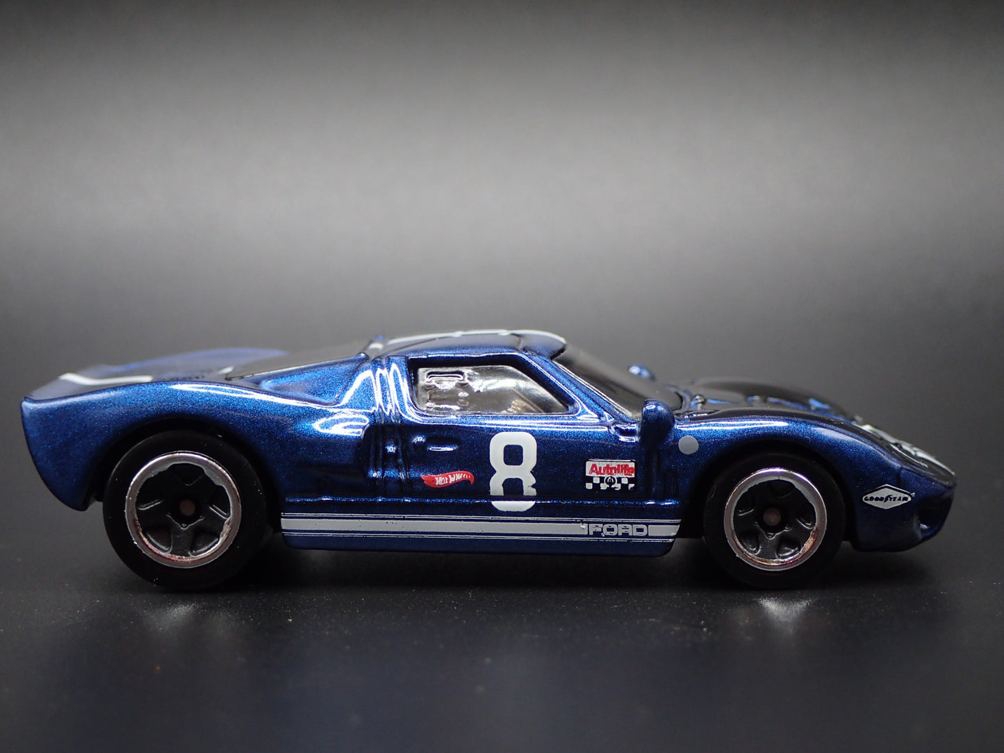 1965 65 FORD GT40 BLUE 1:64 SCALE LIMITED COLLECTIBLE DIORAMA DIECAST MODEL CAR