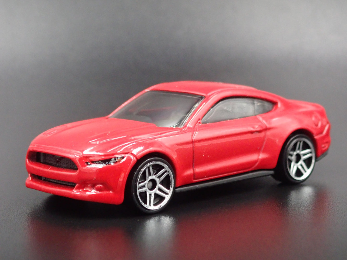2015-2023 FORD MUSTANG GT RED 1:64 SCALE COLLECTIBLE DIORAMA DIECAST MODEL CAR