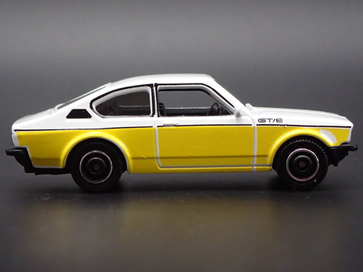1973-1979 OPEL KADETT COUPE GTE 1:64 SCALE COLLECTIBLE DIORAMA DIECAST MODEL CAR