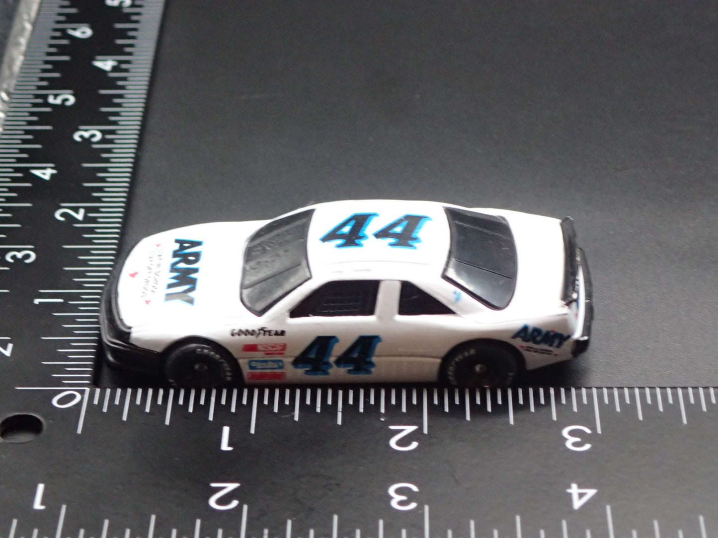1992 92 PONTIAC GRAND PRIX 44 LARRY CAUDILL NASCAR 1:64 SCALE DIECAST MODEL CAR