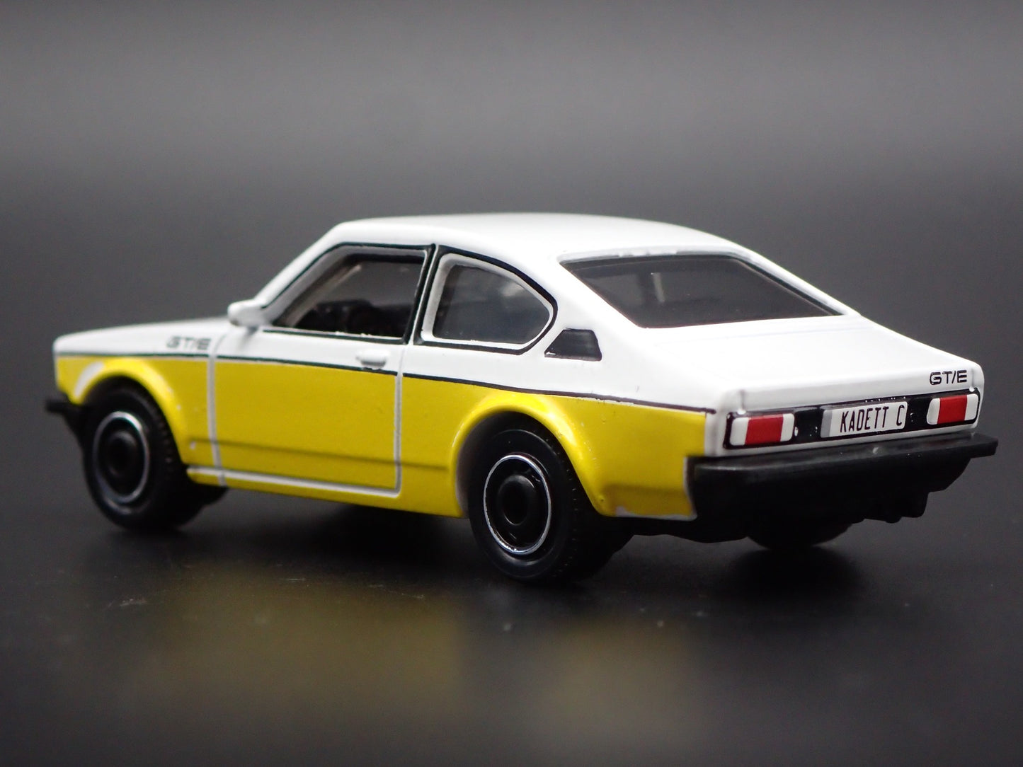 1973-1979 OPEL KADETT COUPE GTE 1:64 SCALE COLLECTIBLE DIORAMA DIECAST MODEL CAR