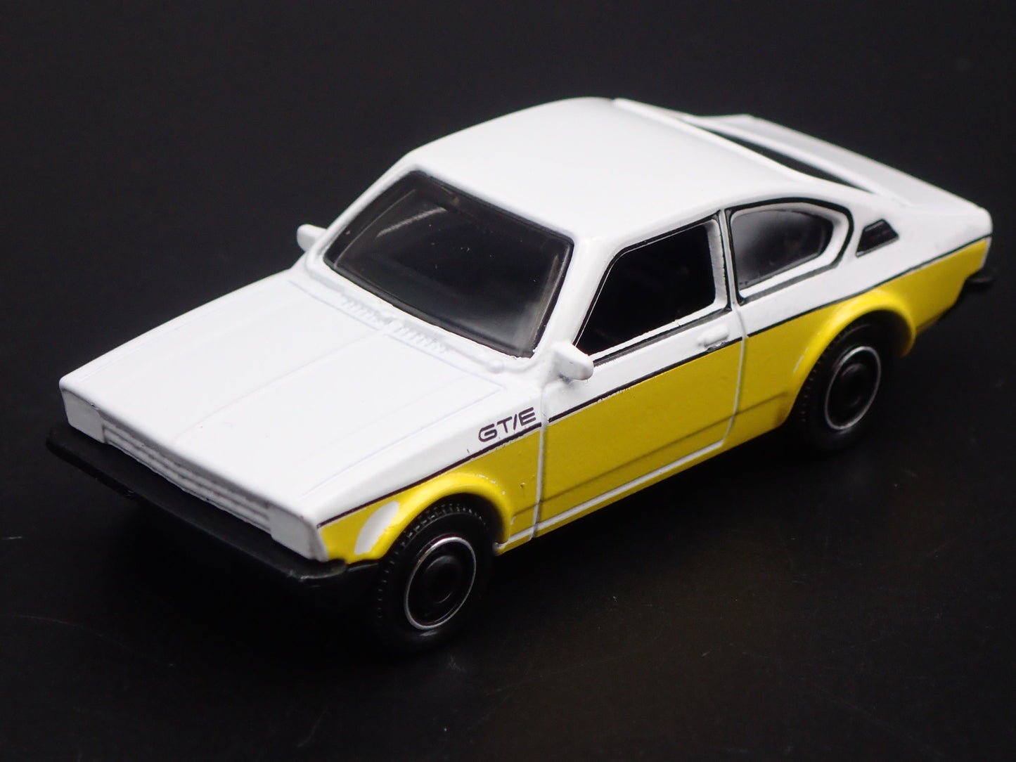 1973-1979 OPEL KADETT COUPE GTE 1:64 SCALE COLLECTIBLE DIORAMA DIECAST MODEL CAR