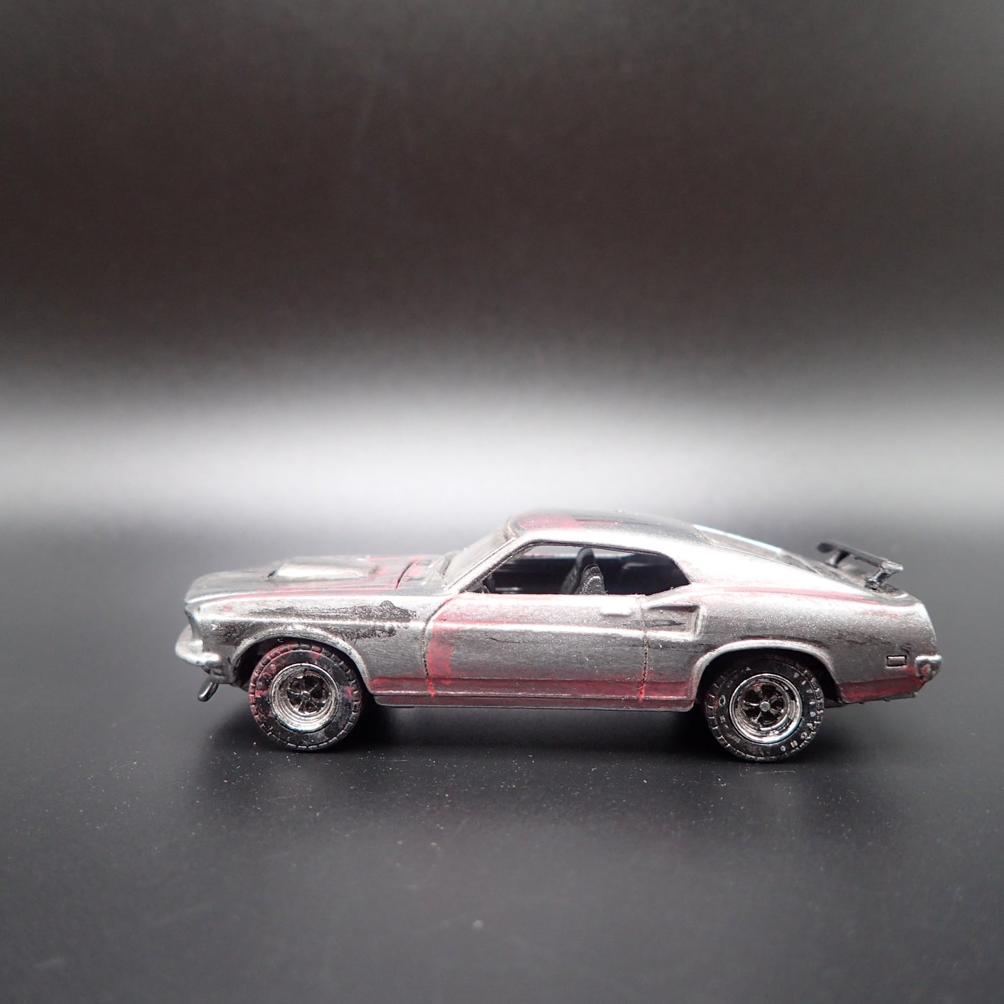 1969 69 FORD MUSTANG BOSS 429 FASTBACK BARN FIND 1/64 SCALE DIECAST MODEL CAR