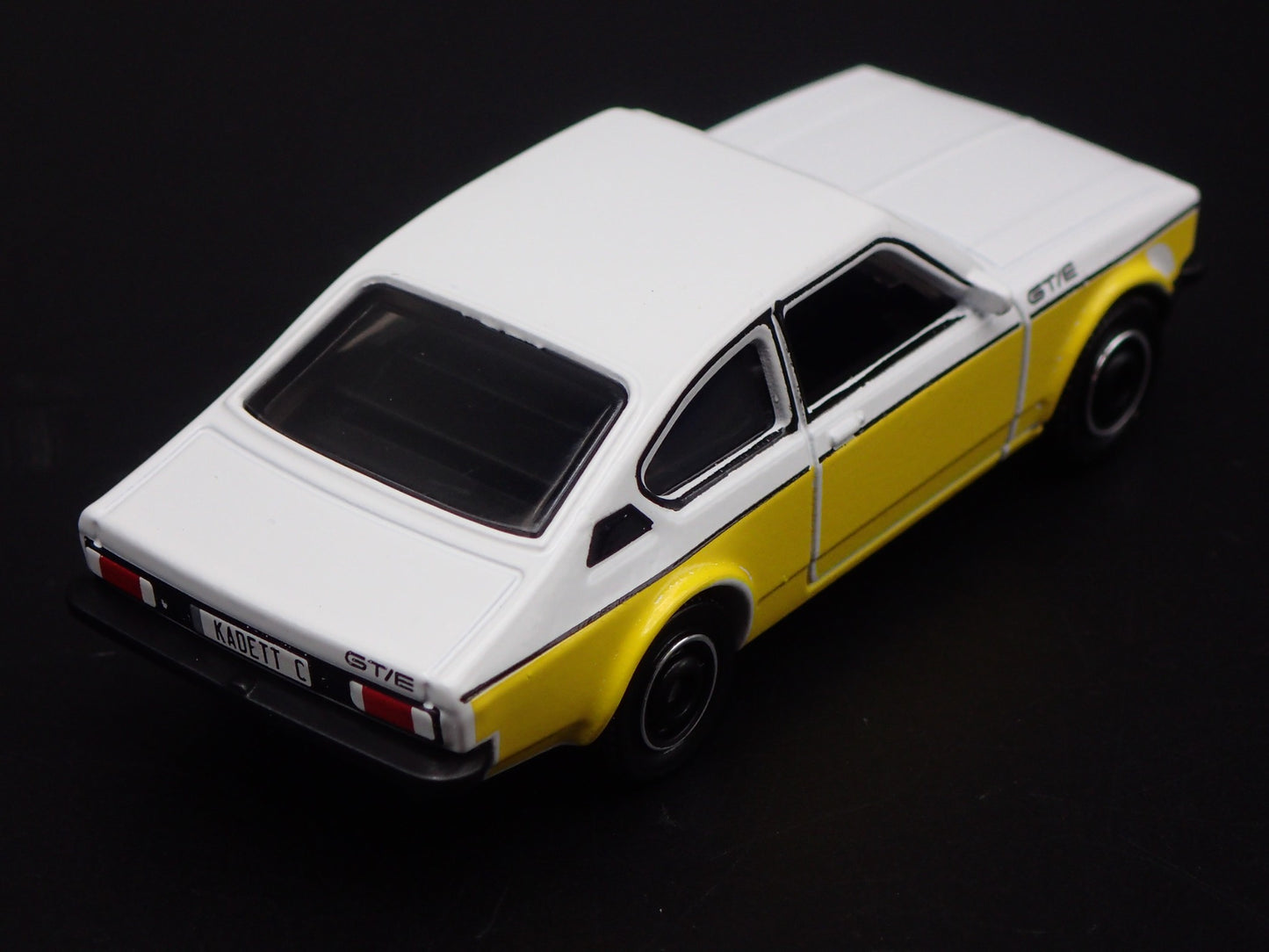 1973-1979 OPEL KADETT COUPE GTE 1:64 SCALE COLLECTIBLE DIORAMA DIECAST MODEL CAR