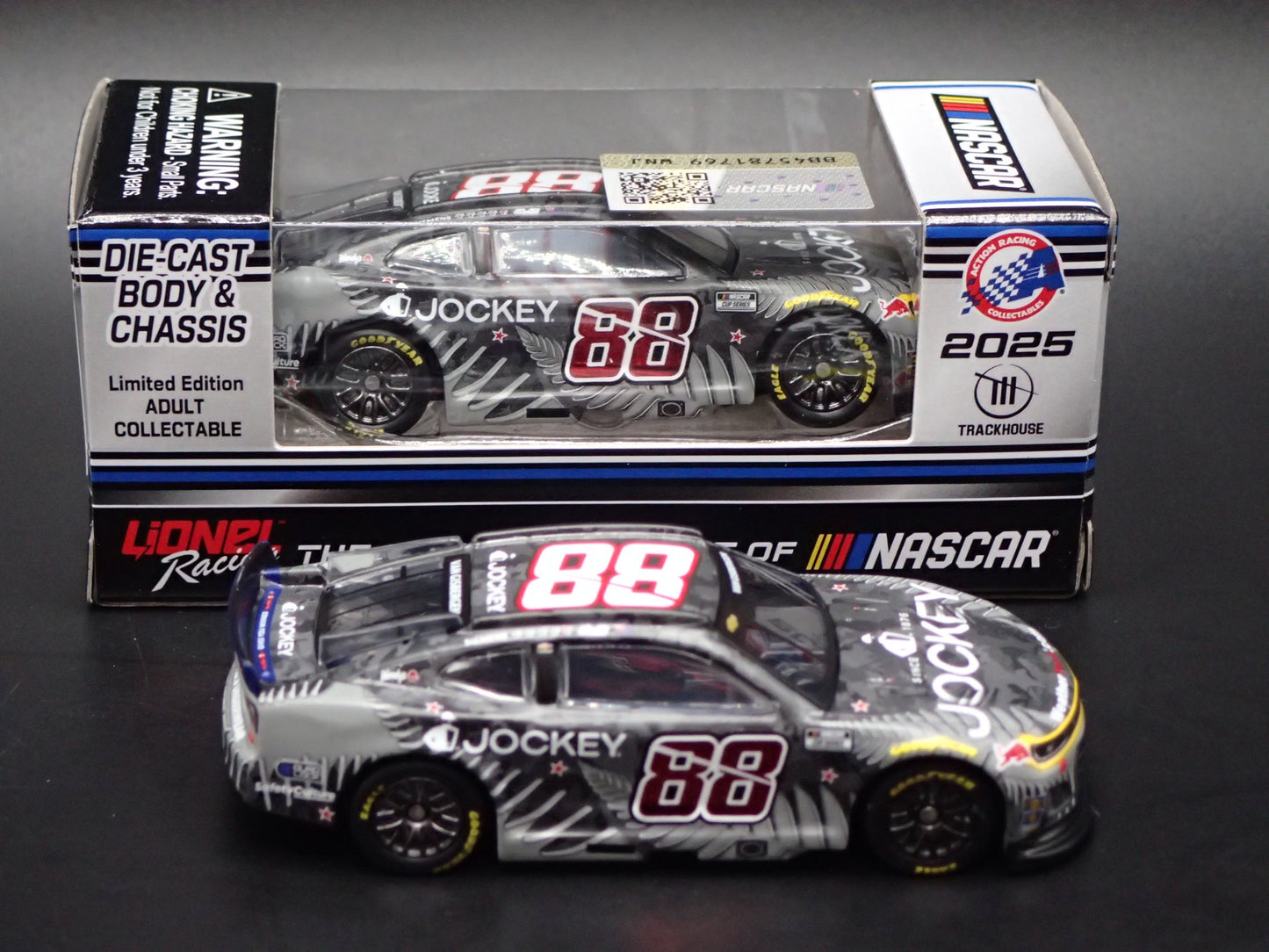 2025 25 CHEVY 88 SHANE VAN GISBERGEN JOCKEY NZ NASCAR 1:64 DIECAST MODEL CAR