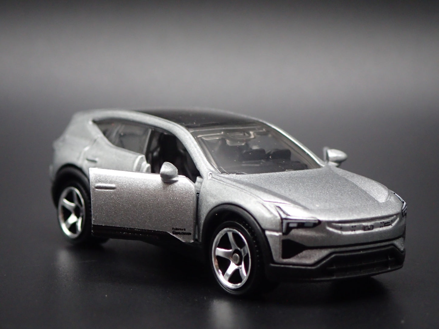 2024-2025 POLESTAR 3 SILVER 1/64 SCALE COLLECTIBLE DIORAMA DIECAST MODEL CAR